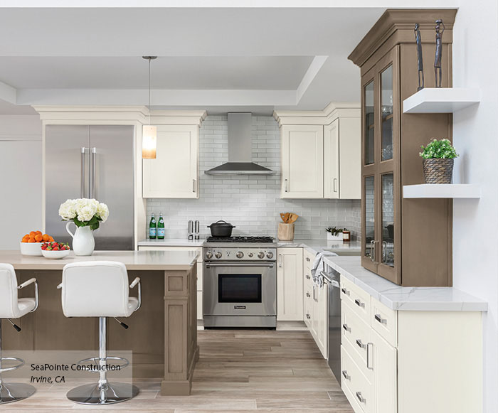 renner-style maple kitchen cabinets in a warm amber finish